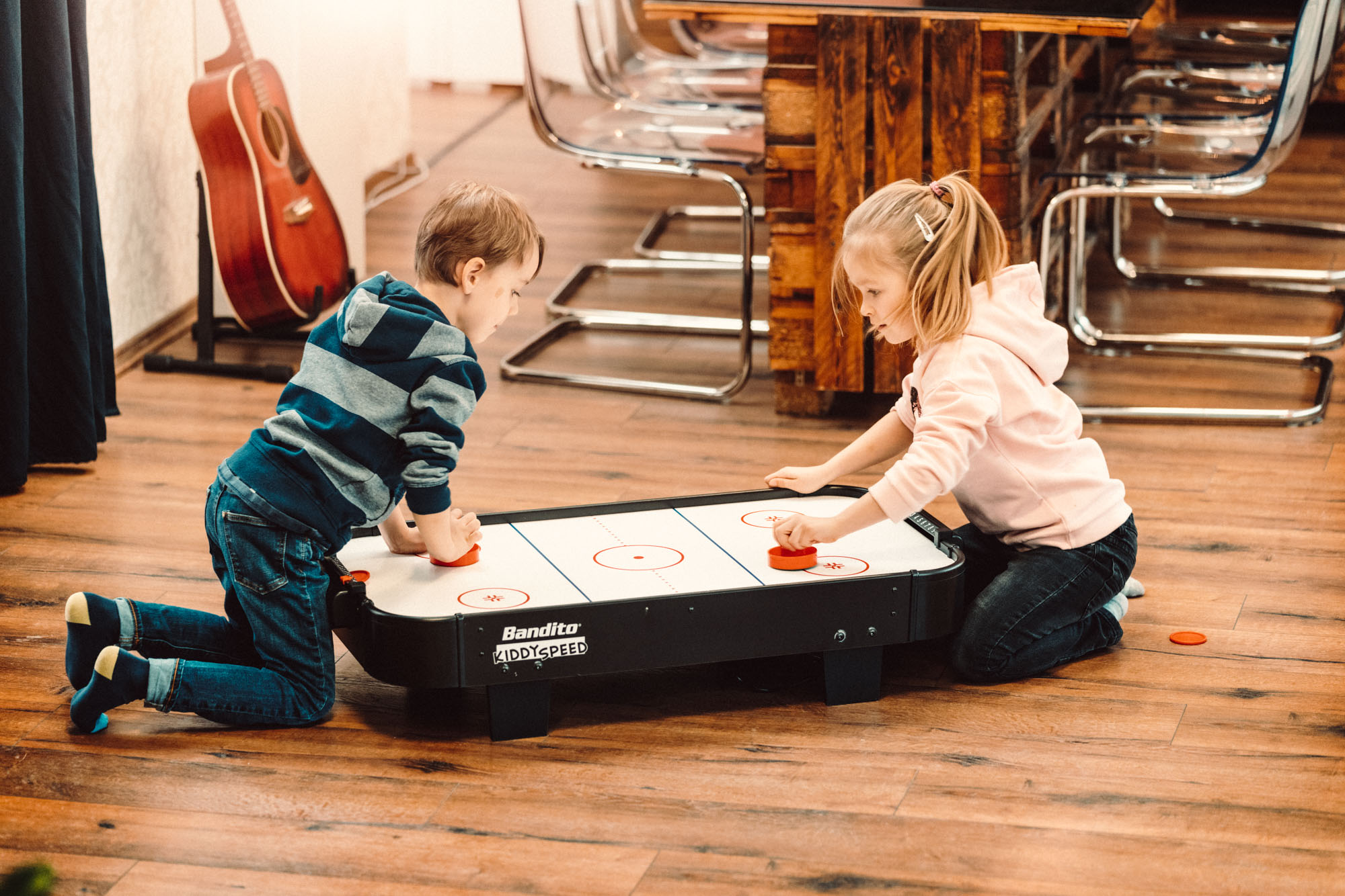 Bandito - Mini-Airhockey KiddySpeed Tischaufleger – Bild 7