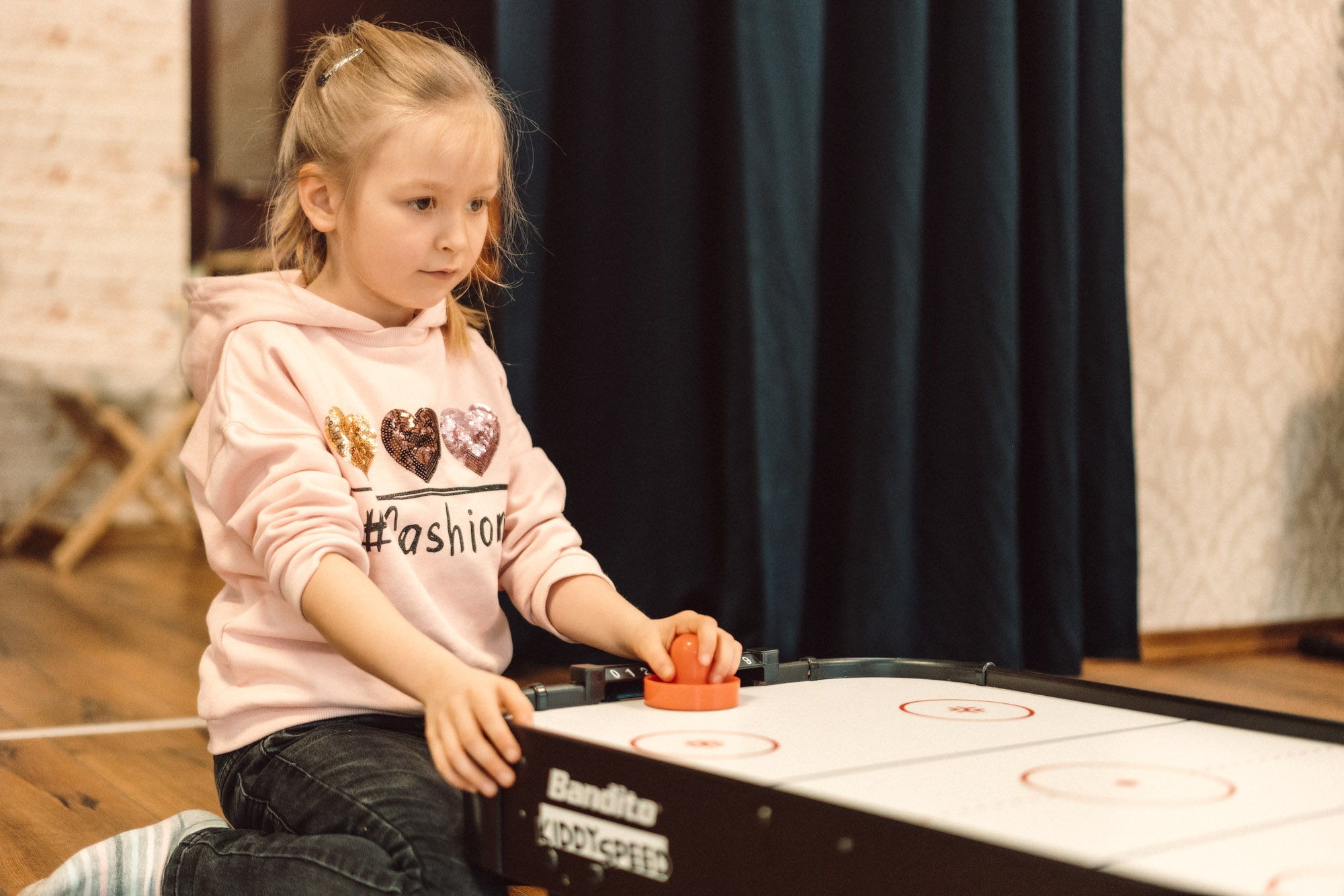 Bandito - Mini-Airhockey KiddySpeed Tischaufleger – Bild 9