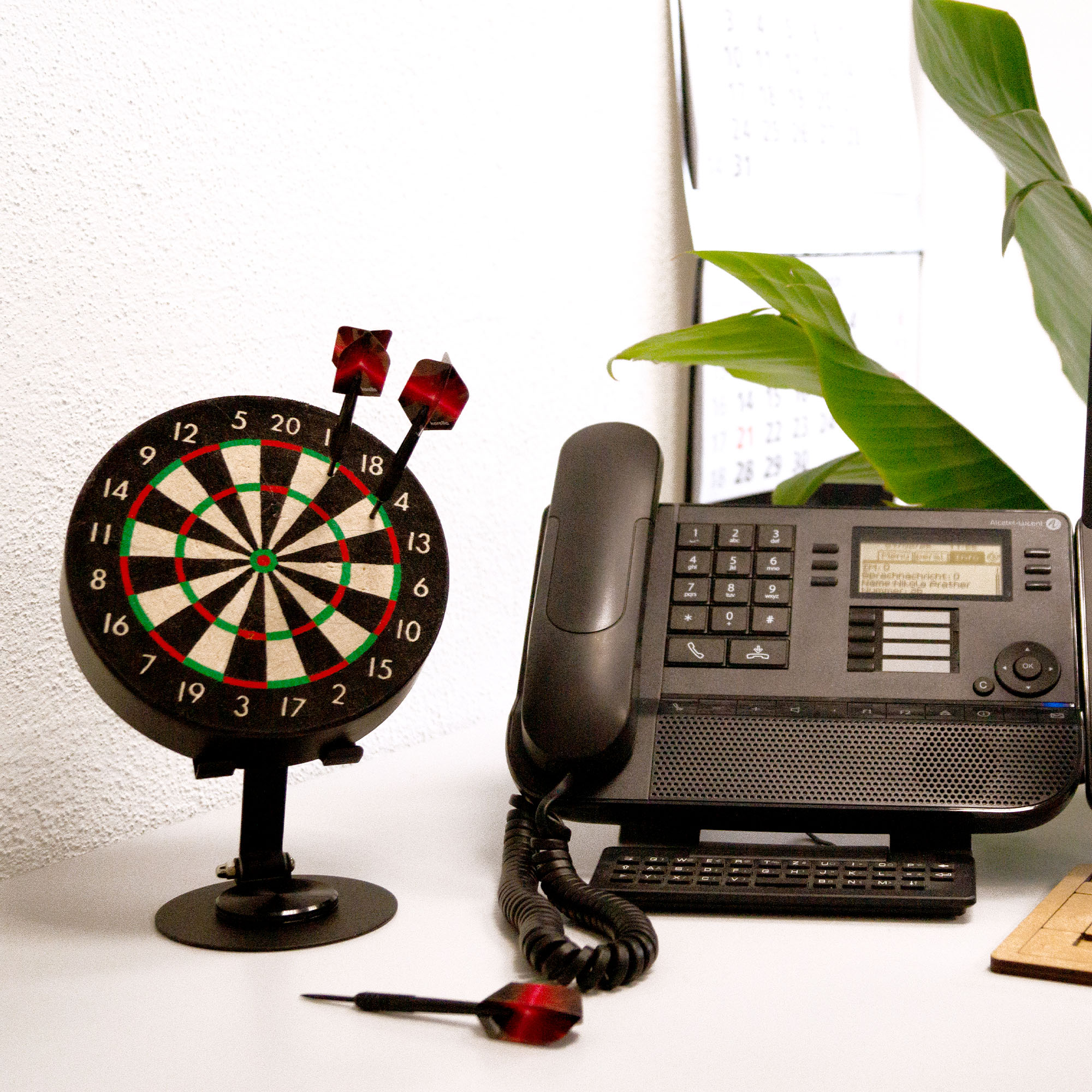 Karella - Mini Dartboard Bulli inkl. 2 Satz Mini-Darts – Bild 6